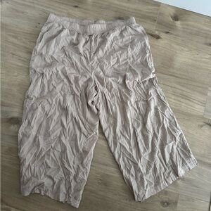 H&M Beige Capris